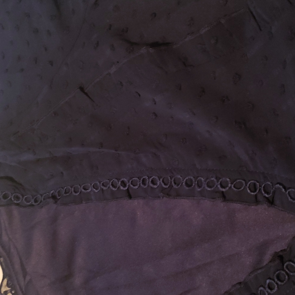 🔥New boutique deep v ruffle dot top - Picture 8 of 11